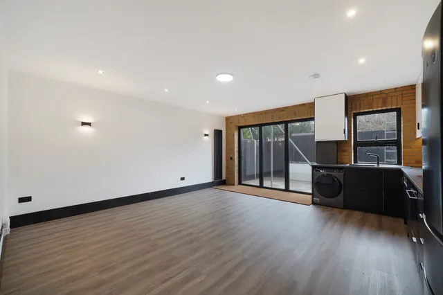 Photo 3 — 38 Fir Tree Road, SM71NG