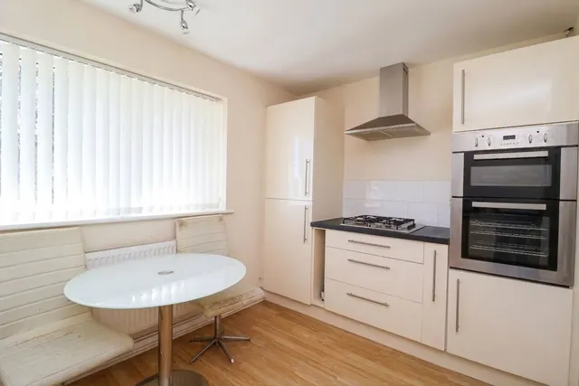 York Place, Shireoaks, S81, photo 2