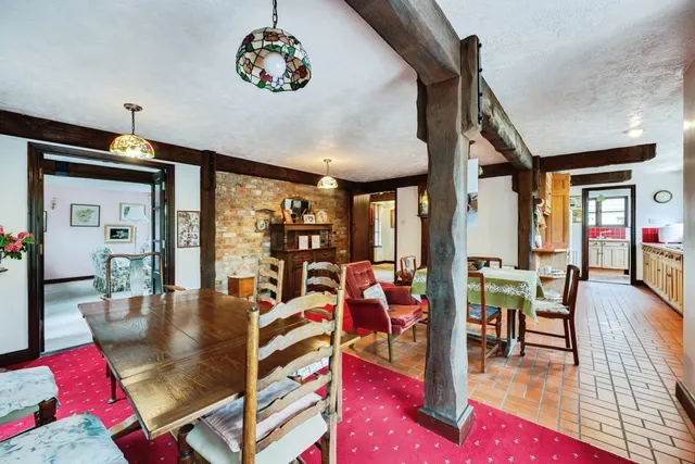 Sycamore Close, Fetcham, KT22, photo 2