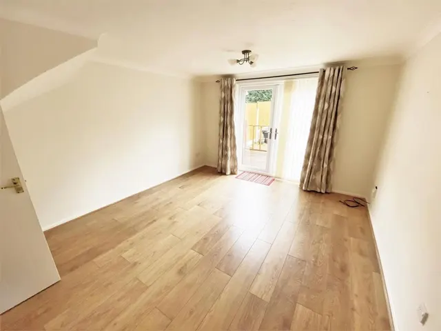 Low Valley Close, Ketley, TF1, photo 2