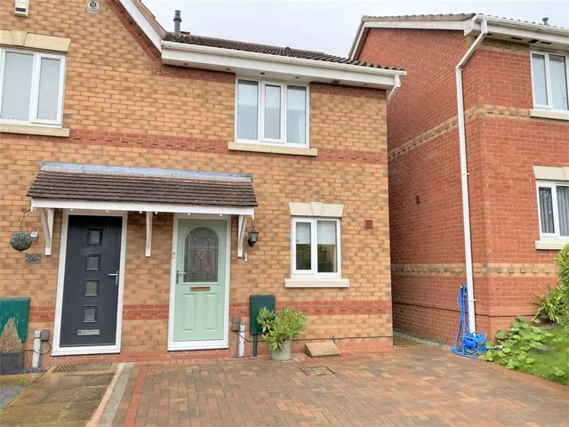Low Valley Close, Ketley, TF1, photo 1
