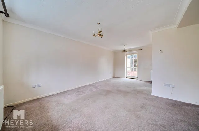 Badbury Drive, Blandford Forum, DT11, photo 2