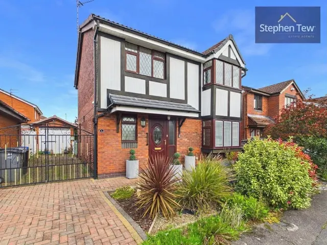 Lowfield Road, Blackpool, FY4, photo 1