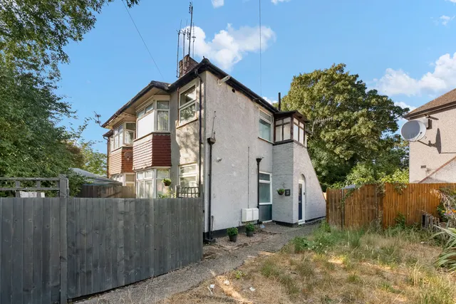 Oldfield Lane North, Greenford, photo 1