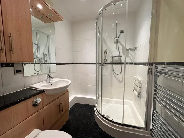 Limpsfield Road, Warlingham, photo 3