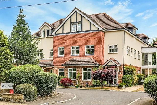 Limpsfield Road, Warlingham, photo 1