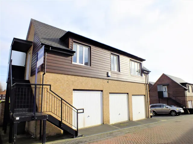 Oaklands Crescent, Leeds, photo 1
