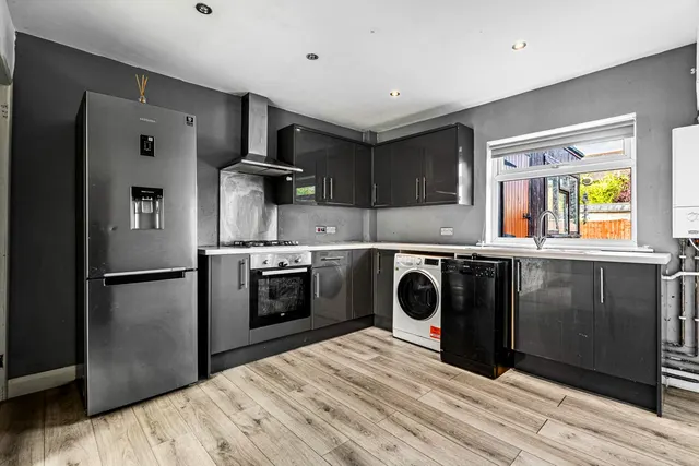 Curzon Avenue, Wigston, LE18, photo 2