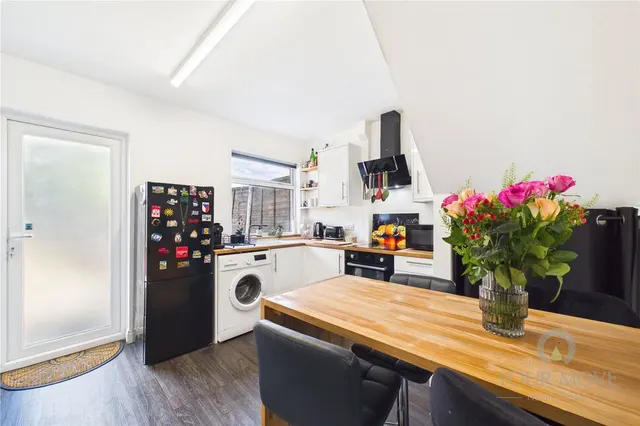 Photo 3 — Lindsay Terrace, Abington, Northampton, NN3