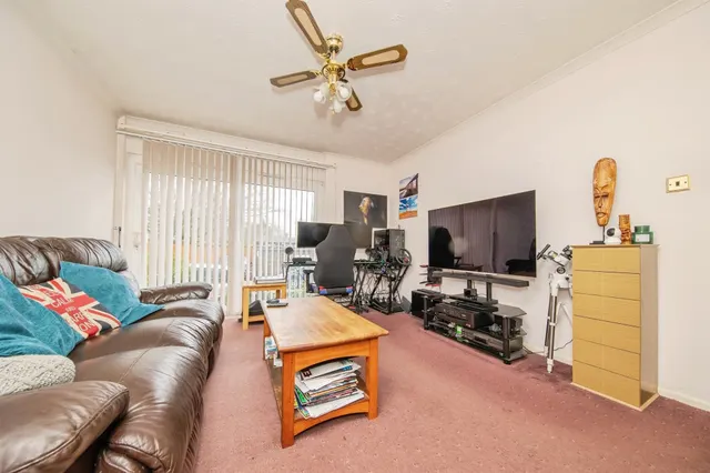 Photo 2 — Sheldrake Drive, Ipswich