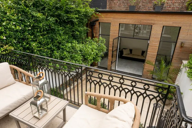 Photo 3 — Brompton Square, London, SW3 2AA