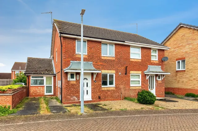 Godwit Close, Peterborough, PE7, photo 1