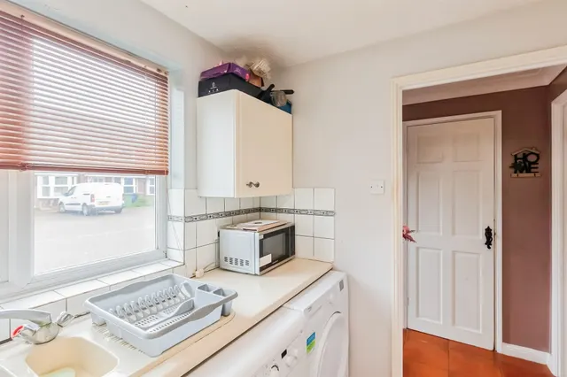 Godwit Close, Peterborough, PE7, photo 3