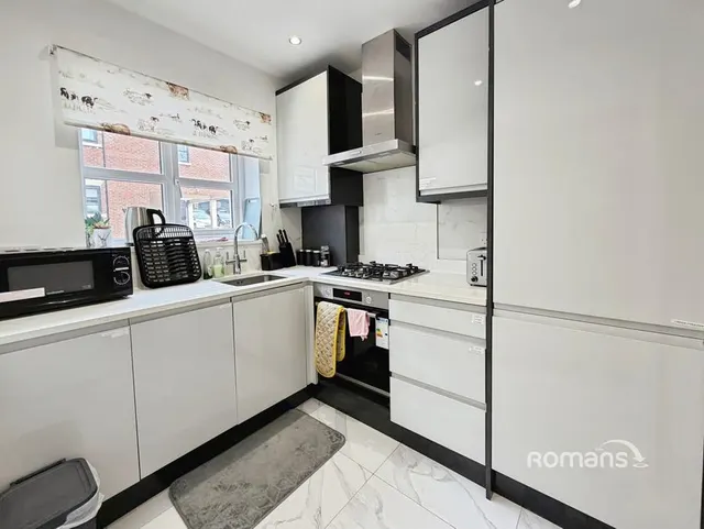 Crescent Drive, Aldershot, GU12, photo 3
