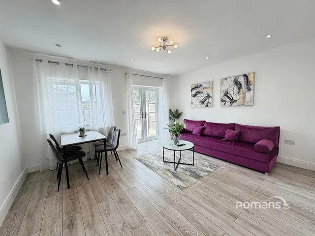 Crescent Drive, Aldershot, GU12, photo 1