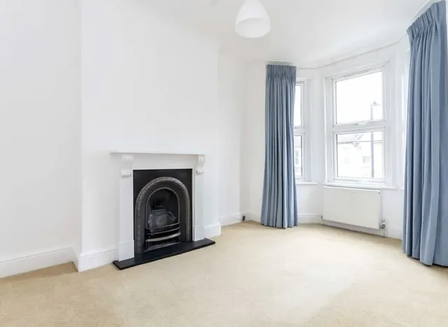 Petersfield Road, Acton, W3, photo 2