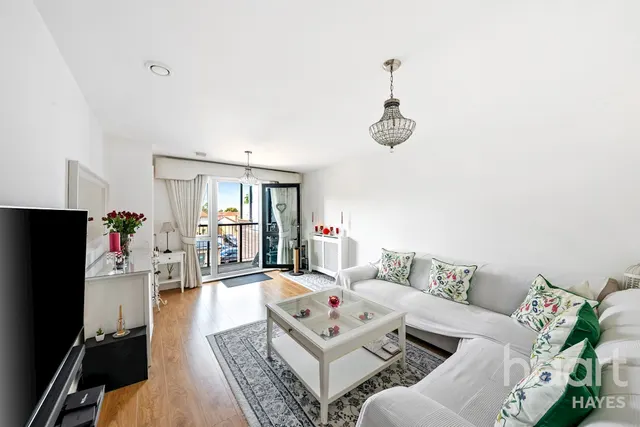 Grange Road, Hayes, UB3, photo 2