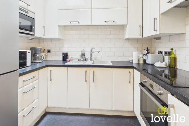 Newgate Street, Shardeloes Court, HU16, photo 3
