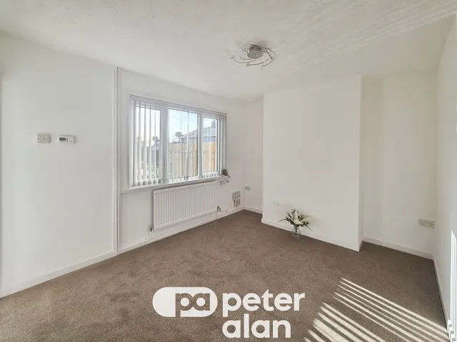 Lodge Avenue, Newport, NP18, photo 2