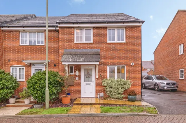 Iris Close, Havant, PO9, photo 1