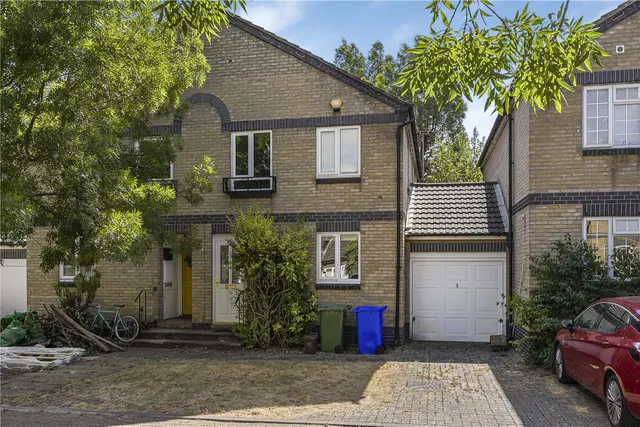 Chargrove Close, London, SE16, photo 1