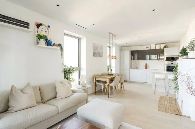 Downs Road, London, E5, photo 1