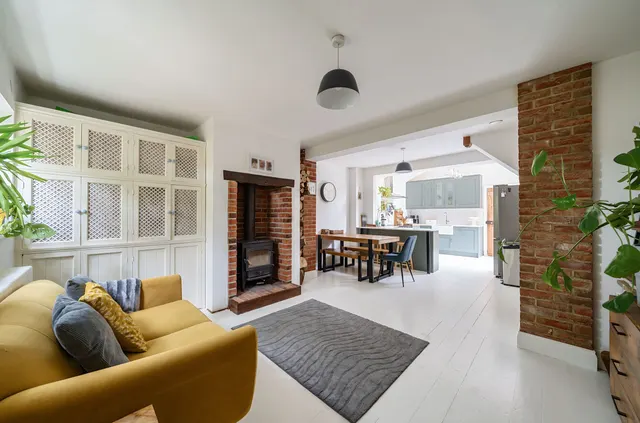 Moors Close, Colden Common, SO21, photo 2