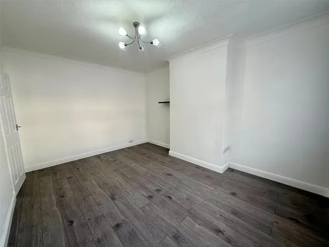 Clifton Road, Slough, SL1, photo 3