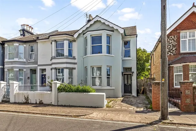 Madeira Avenue, Worthing, photo 1