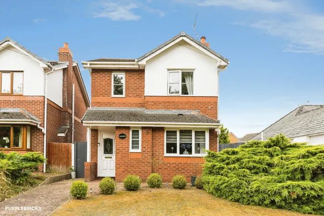 London Road, Flint, CH6, photo 1