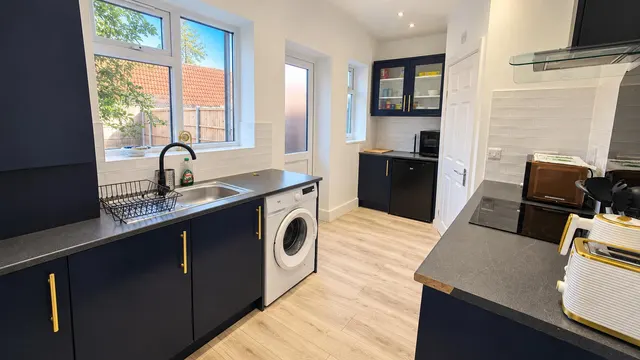 Digby Gardens, Dagenham, RM10, photo 2