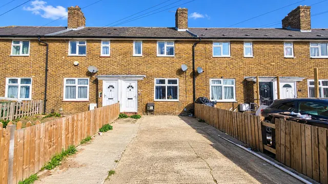 Digby Gardens, Dagenham, RM10, photo 1