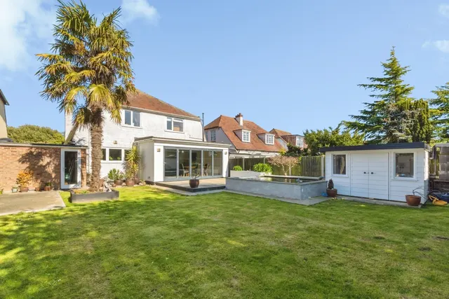 Albany Gardens West, Clacton-on-Sea, Essex, CO15, photo 1