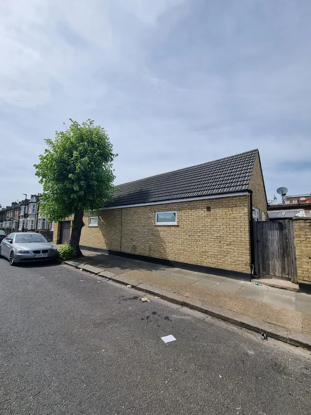 Ordnance Road, Enfield, EN3, photo 2