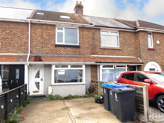 Leigh Road, Worthing, photo 1