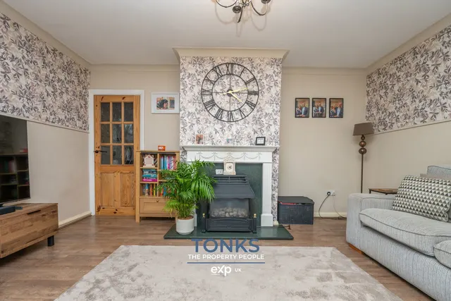 Woodfield Avenue, Oldbury, B69, photo 2