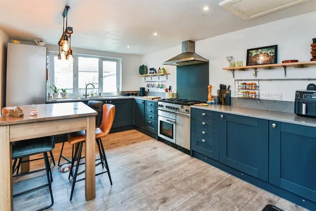 Deverill Road, Warminster, BA12, photo 3