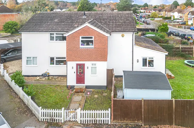 Catena Rise, Lightwater, Surrey, GU18 5RD, photo 1