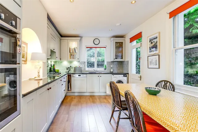 Sugden Road, London, SW11, photo 2