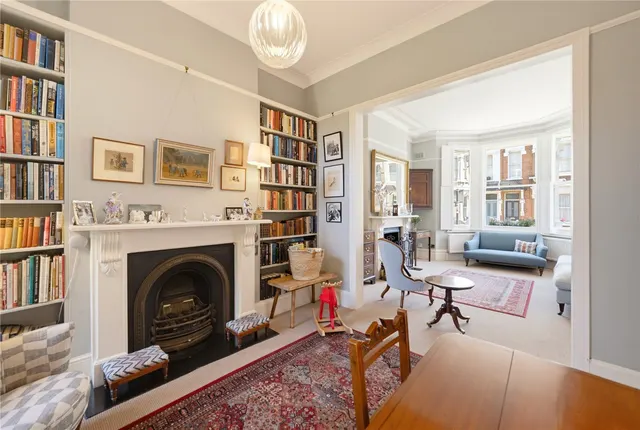 Sugden Road, London, SW11, photo 1
