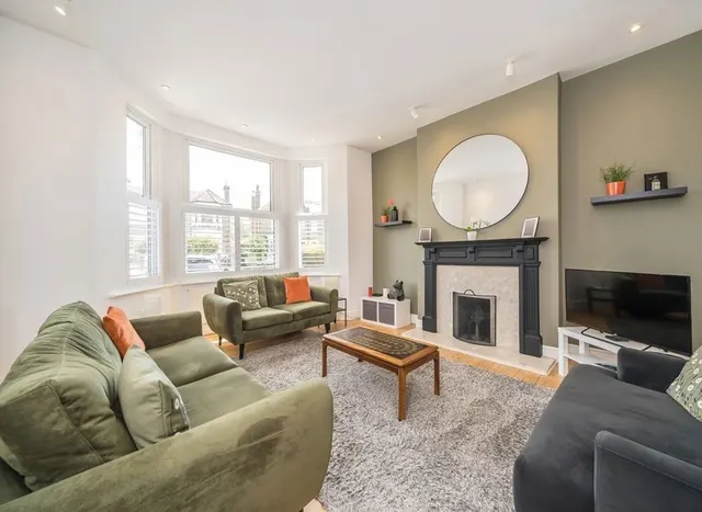Photo 2 — Kempshott Road, Streatham, SW16