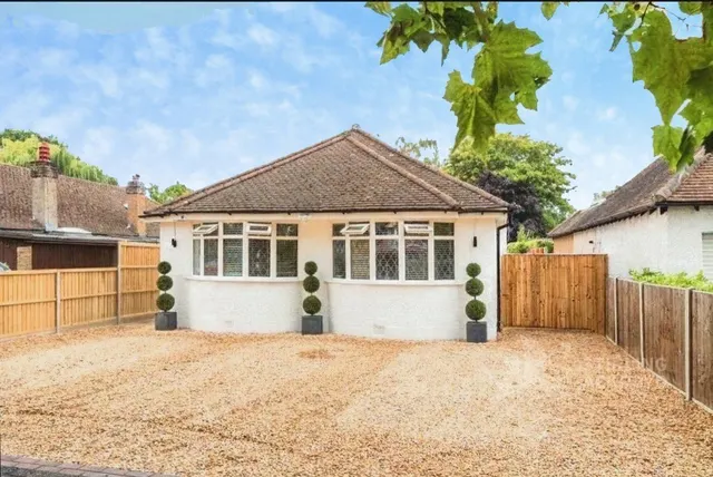 Green Lane, Chertsey, KT16, photo 1