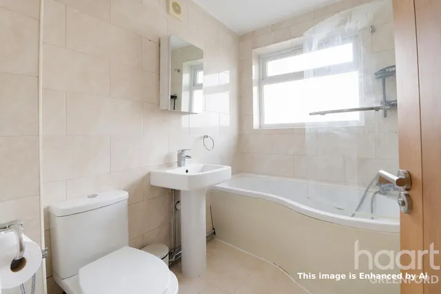 Portland Crescent, London, UB6, photo 3