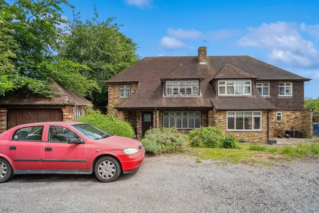 Harefield, Middlesex, photo 1