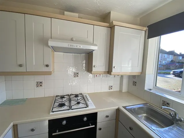 Photo 3 — Farm Lane Hoddesdon, Hertfordshire EN11 0HD