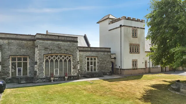 Photo 3 — The Manor, Talygarn, Pontyclun