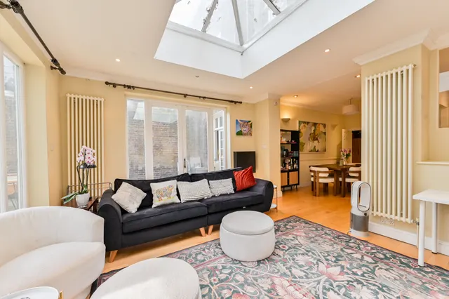 Flat 2, 80a Eccleston Square, London, photo 1