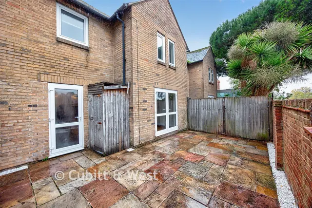 Regents Court, Langstone, PO9, photo 2