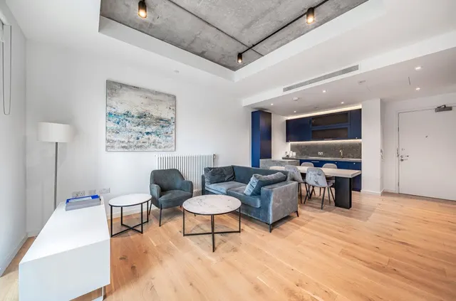Orchard Place, London, E14, photo 1