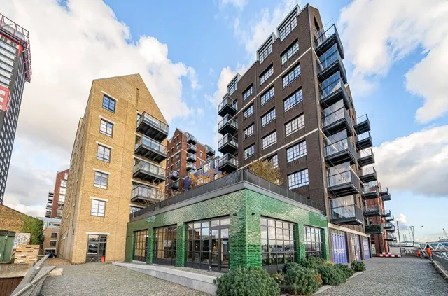 Orchard Place, London, E14, photo 3